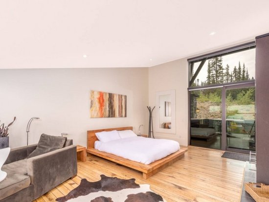 Big White 6 Bedroom Accommodation - The Edge - #2048