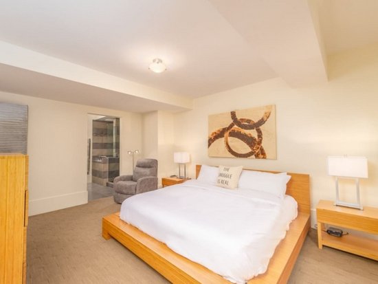 Big White 6 Bedroom Accommodation - The Edge - #2048