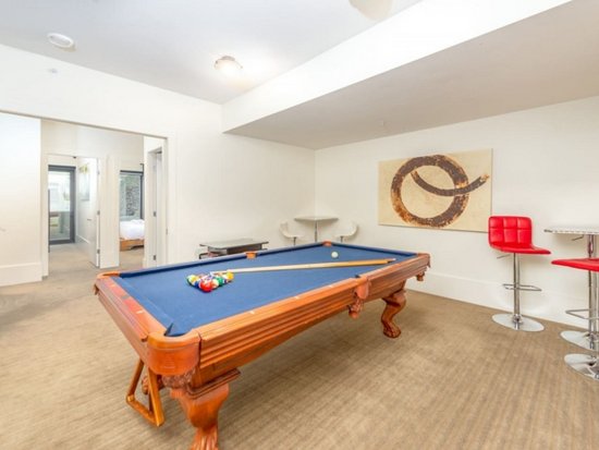 Big White 6 Bedroom Accommodation - The Edge - #2048