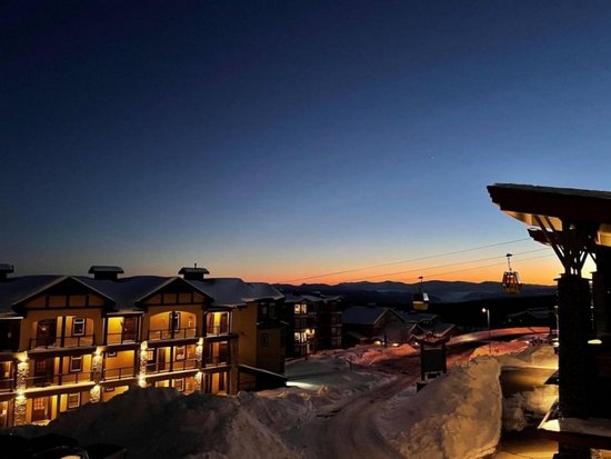 Big White 6 Bedroom Accommodation - The Edge - #2048