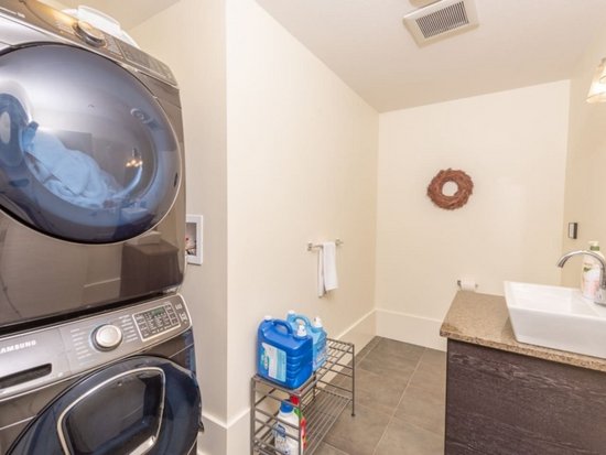 Big White 6 Bedroom Accommodation - The Edge - #2048