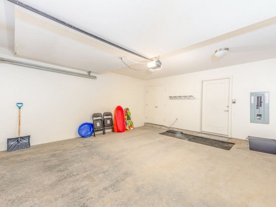 Big White 6 Bedroom Accommodation - The Edge - #2048