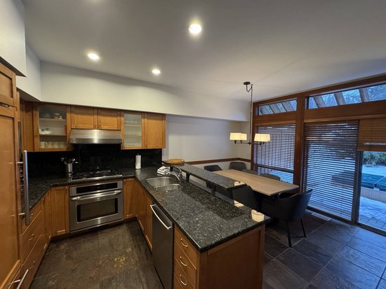 Whistler 3 Bedroom Accommodation - Montebello - #209