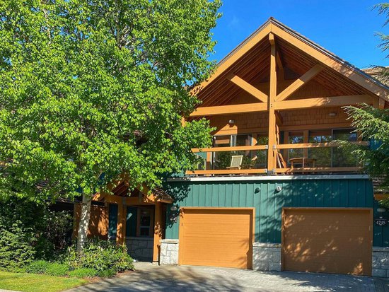 Whistler 3 Bedroom Accommodation - Montebello - #209