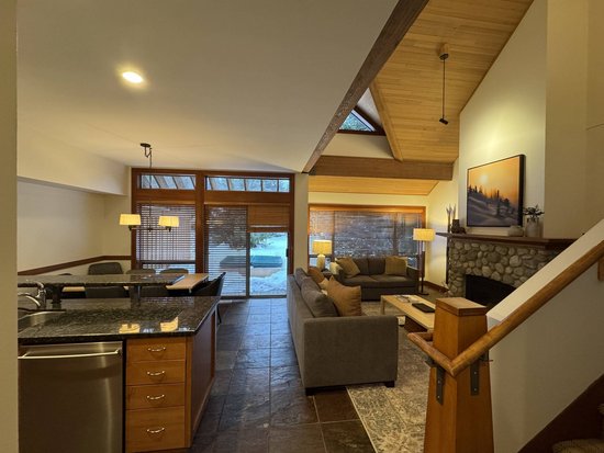 Whistler 3 Bedroom Accommodation - Montebello - #209