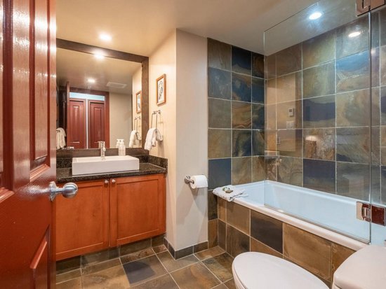 Whistler 2 Bedroom Accommodation - Glacier's Reach - #2096