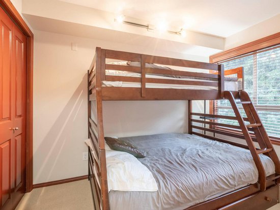 Whistler 2 Bedroom Accommodation - Glacier's Reach - #2096