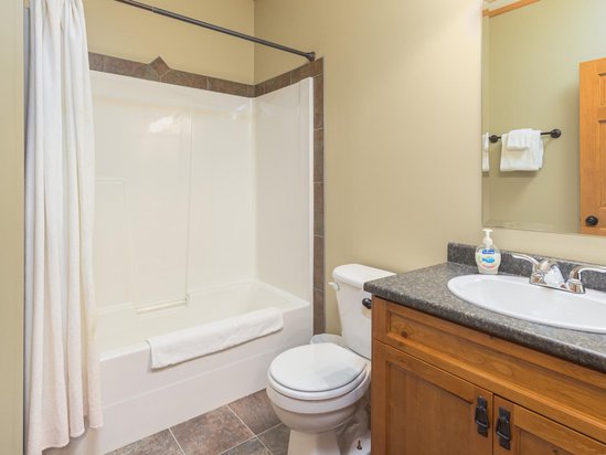 Big White 3 Bedroom Accommodation - Bear's Paw - #2111 Big White 3 Bedroom Accommodation - Bear's Paw - #2111