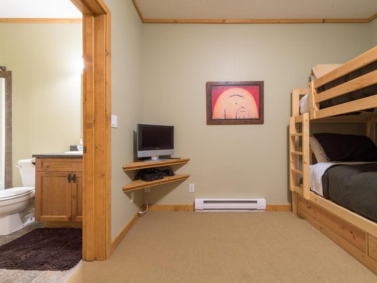 Big White 3 Bedroom Accommodation - Bear's Paw - #2111 Big White 3 Bedroom Accommodation - Bear's Paw - #2111