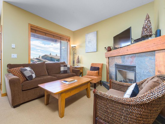 Big White 3 Bedroom Accommodation - Bear's Paw - #2111 Big White 3 Bedroom Accommodation - Bear's Paw - #2111