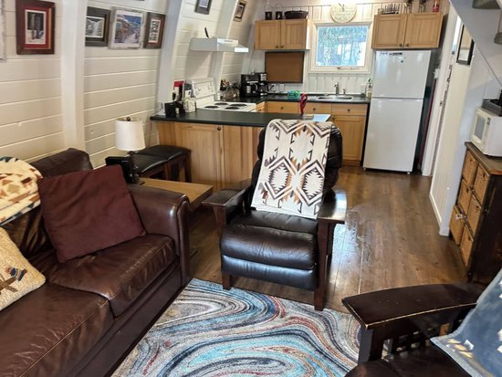 Silver Star 2 Bedroom Accommodation - Cabin Colony - #2113