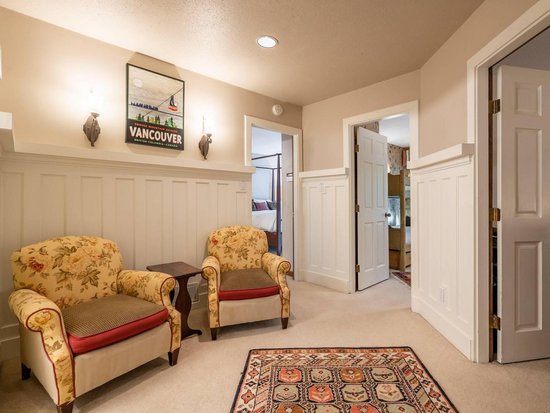 Whistler 4 Bedroom Accommodation - Northern Lights - #2172