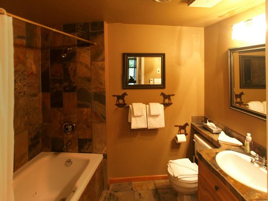 Whistler 2 Bedroom Accommodation - Gleneagles - #2190