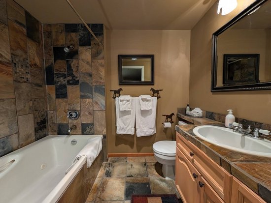 Whistler 2 Bedroom Accommodation - Gleneagles - #2190