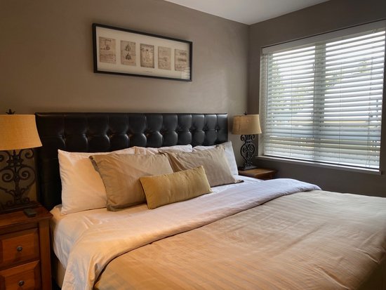 Whistler 2 Bedroom Accommodation - Whistler Town Plaza - Eagle Lodge - #2233