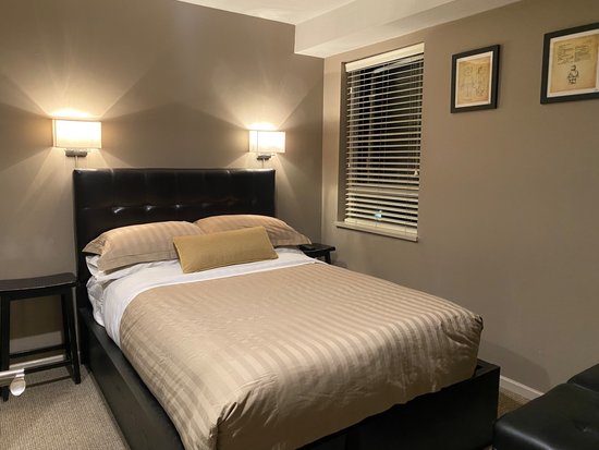 Whistler 2 Bedroom Accommodation - Whistler Town Plaza - Eagle Lodge - #2233