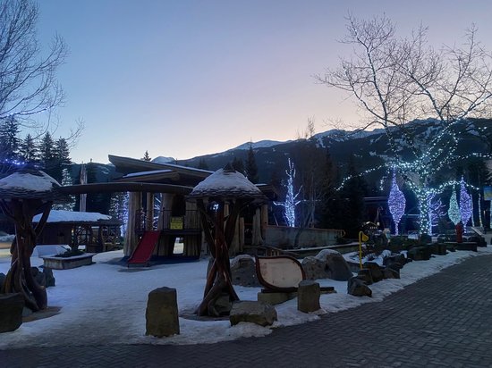 Whistler 2 Bedroom Accommodation - Whistler Town Plaza - Eagle Lodge - #2233