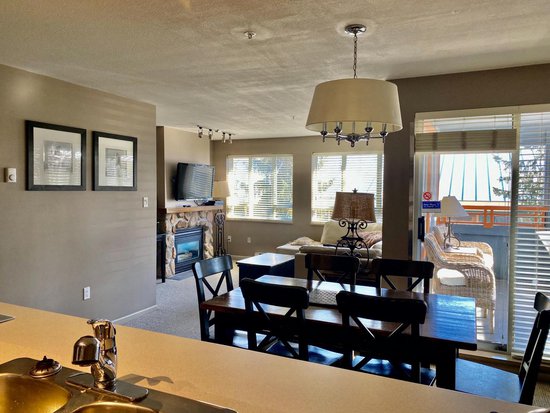 Whistler 2 Bedroom Accommodation - Whistler Town Plaza - Eagle Lodge - #2233