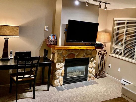 Whistler 2 Bedroom Accommodation - Whistler Town Plaza - Eagle Lodge - #2233