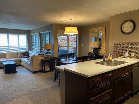 Whistler 2 Bedroom Accommodation - Whistler Town Plaza - Eagle Lodge - #2233