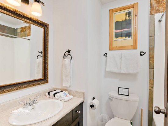 Big White 2 Bedroom Accommodation - Southpoint - #2234