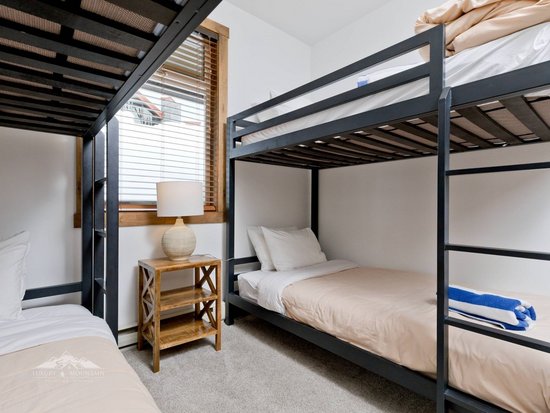 Big White 2 Bedroom Accommodation - Southpoint - #2234