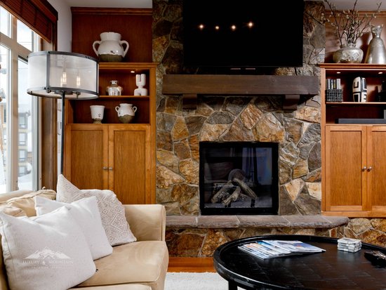 Big White 2 Bedroom Accommodation - Southpoint - #2234