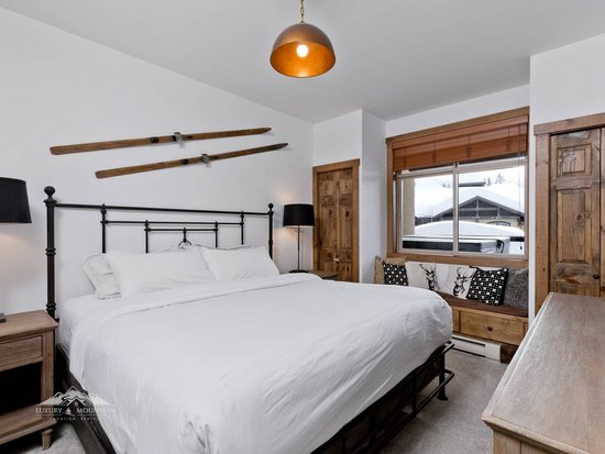 Big White 2 Bedroom Accommodation - Southpoint - #2234