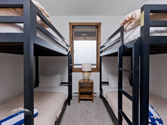 Big White 2 Bedroom Accommodation - Southpoint - #2234