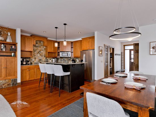 Big White 2 Bedroom Accommodation - Southpoint - #2234