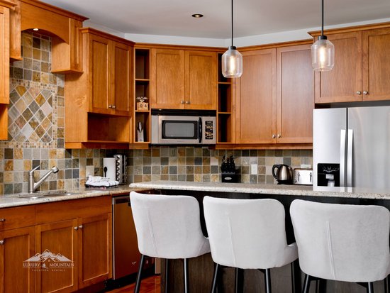 Big White 2 Bedroom Accommodation - Southpoint - #2234