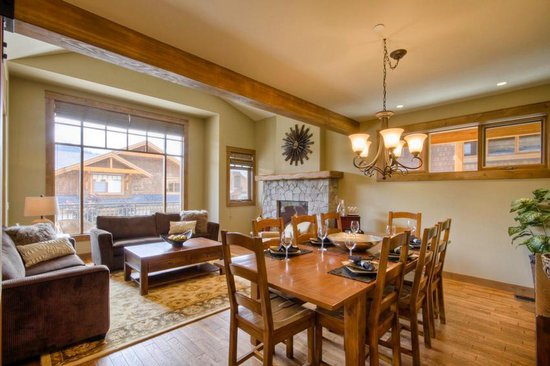 Sun Peaks 4 Bedroom Accommodation - Bridge Gate - #2235 Sun Peaks 4 Bedroom Accommodation - Bridge Gate - #2235