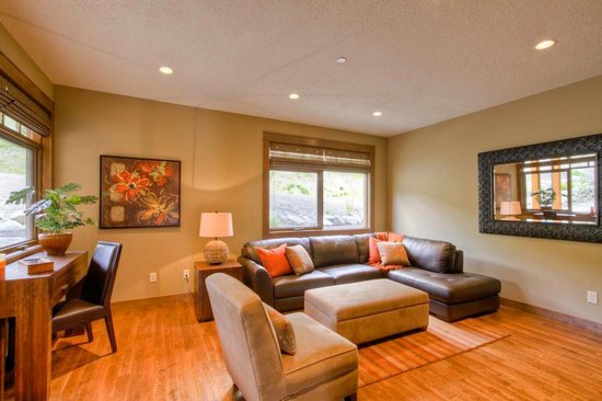 Sun Peaks 4 Bedroom Accommodation - Bridge Gate - #2235 Sun Peaks 4 Bedroom Accommodation - Bridge Gate - #2235