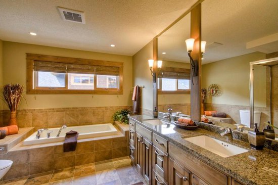 Sun Peaks 4 Bedroom Accommodation - Bridge Gate - #2235 Sun Peaks 4 Bedroom Accommodation - Bridge Gate - #2235