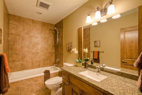 Sun Peaks 4 Bedroom Accommodation - Bridge Gate - #2235 Sun Peaks 4 Bedroom Accommodation - Bridge Gate - #2235