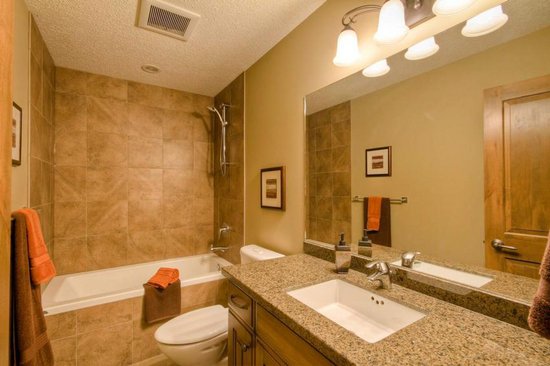 Sun Peaks 4 Bedroom Accommodation - Bridge Gate - #2235 Sun Peaks 4 Bedroom Accommodation - Bridge Gate - #2235