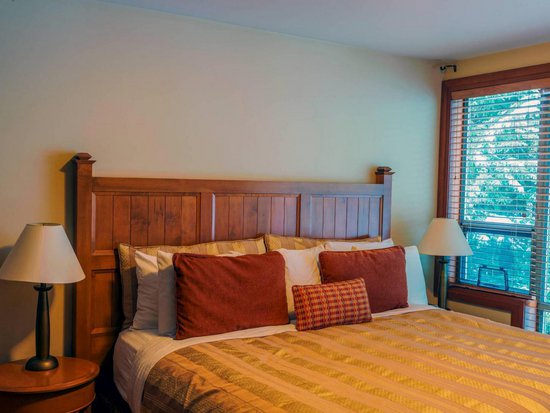 Whistler 3 Bedroom Accommodation - Montebello - #2283 Whistler 3 Bedroom Accommodation - Montebello - #2283