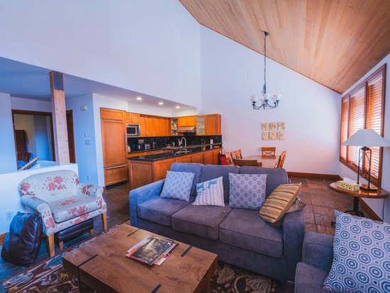 Whistler 3 Bedroom Accommodation - Montebello - #2283 Whistler 3 Bedroom Accommodation - Montebello - #2283