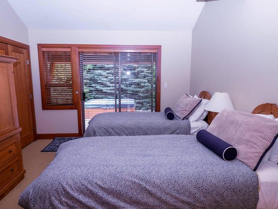 Whistler 3 Bedroom Accommodation - Montebello - #2283 Whistler 3 Bedroom Accommodation - Montebello - #2283