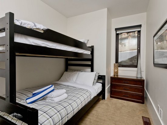 Big White 4 Bedroom Accommodation - The Edge - #3337 Big White 4 Bedroom Accommodation - The Edge - #3337