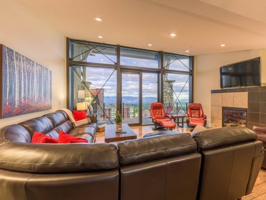 Big White 4 Bedroom Accommodation - The Edge - #3337