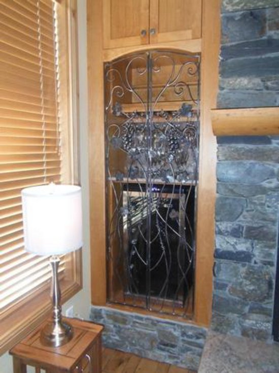 Big White 2 Bedroom Accommodation - Aspens - #3354