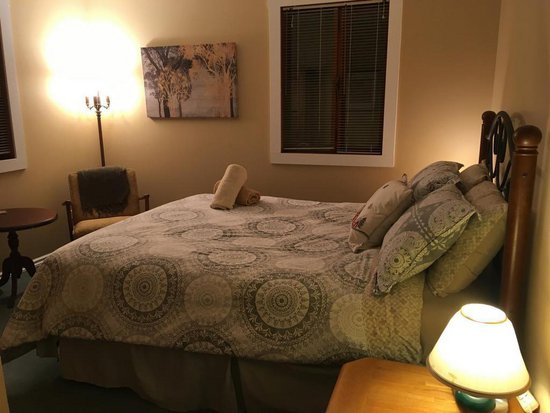 Silver Star 4 Bedroom Accommodation - Alpine Meadows - #3388 Silver Star 4 Bedroom Accommodation - Alpine Meadows - #3388