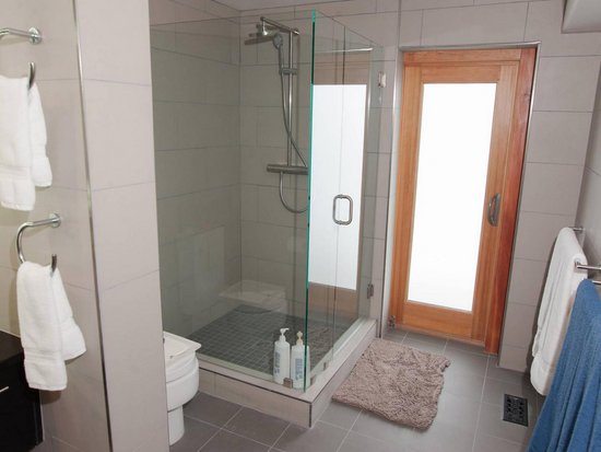 Big White 5 Bedroom Accommodation - Chalet/House - #3422 Big White 5 Bedroom Accommodation - Chalet/House - #3422