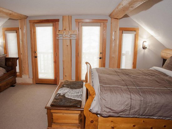 Big White 5 Bedroom Accommodation - Chalet/House - #3422 Big White 5 Bedroom Accommodation - Chalet/House - #3422