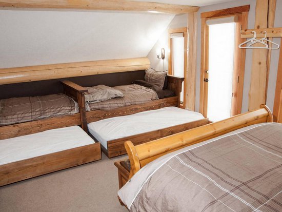 Big White 5 Bedroom Accommodation - Chalet/House - #3422 Big White 5 Bedroom Accommodation - Chalet/House - #3422