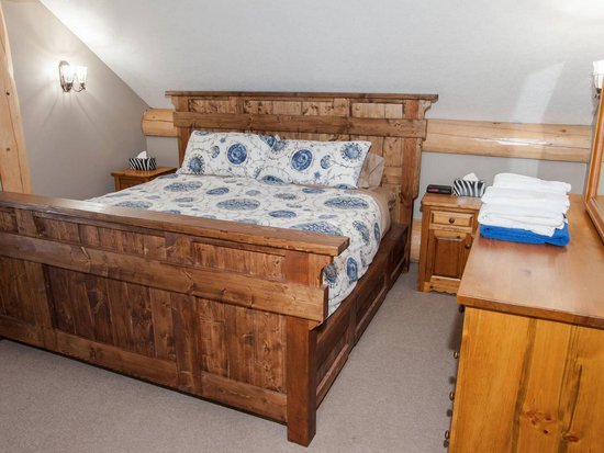 Big White 5 Bedroom Accommodation - Chalet/House - #3422 Big White 5 Bedroom Accommodation - Chalet/House - #3422
