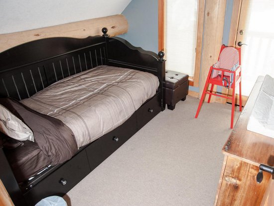 Big White 5 Bedroom Accommodation - Chalet/House - #3422 Big White 5 Bedroom Accommodation - Chalet/House - #3422