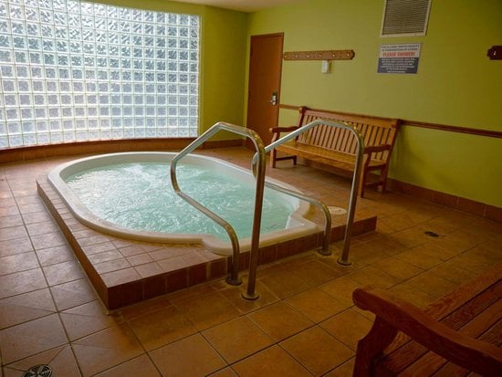 Whistler 2 Bedroom Accommodation - Whistler Town Plaza - Eagle Lodge - #3575