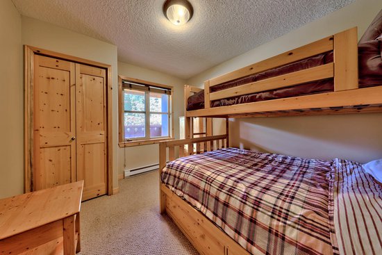 Sun Peaks 4 Bedroom Accommodation - Crystal Forest - #3593